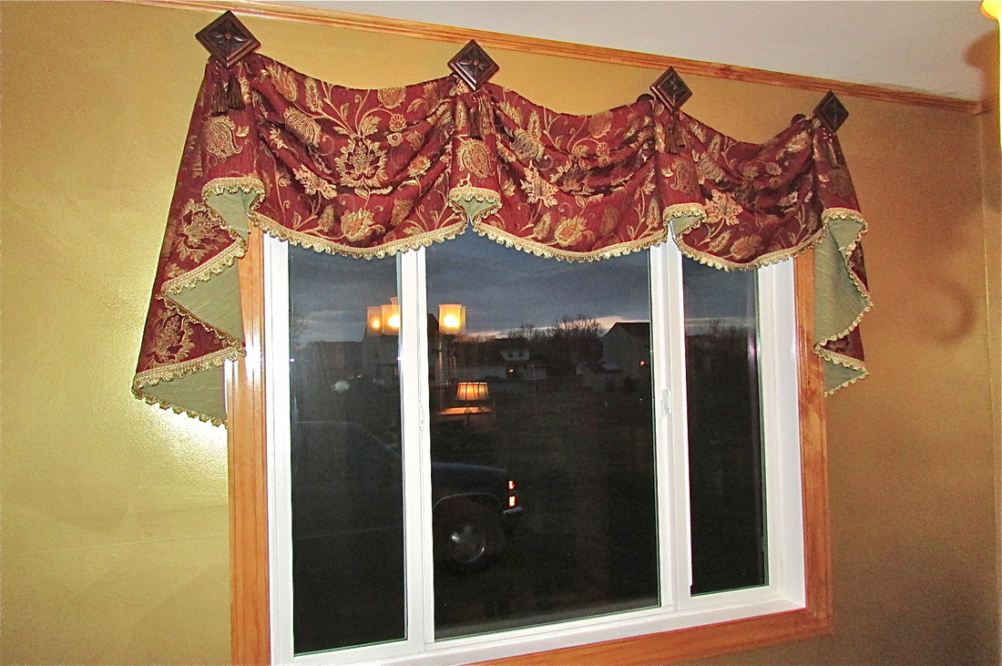 photo of victory swag valance in dining room
